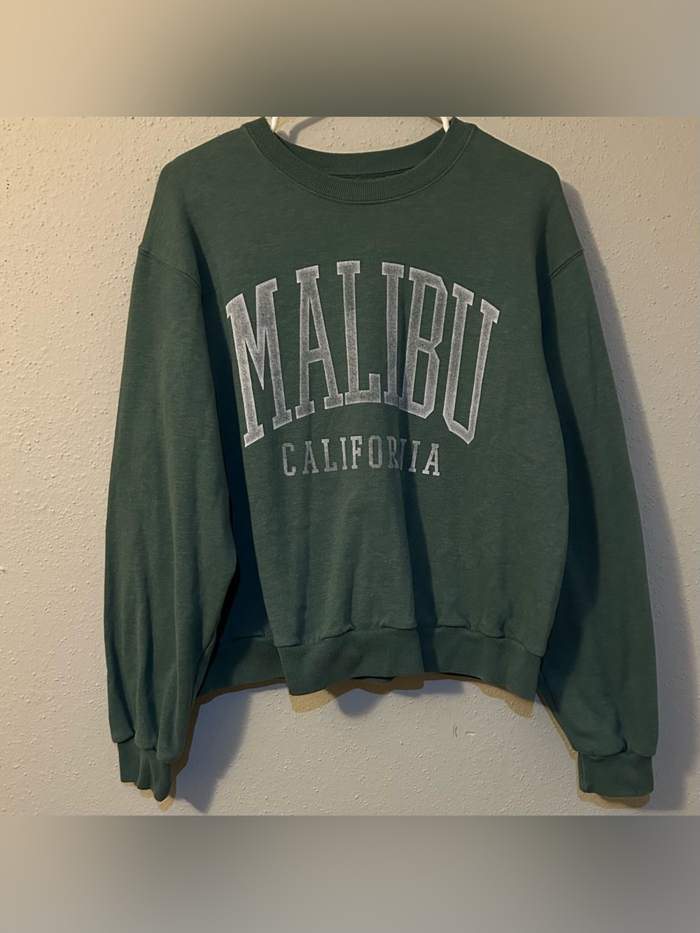 Hollister Malibu California Graphic Crewneck Sweatshirt Green Medium